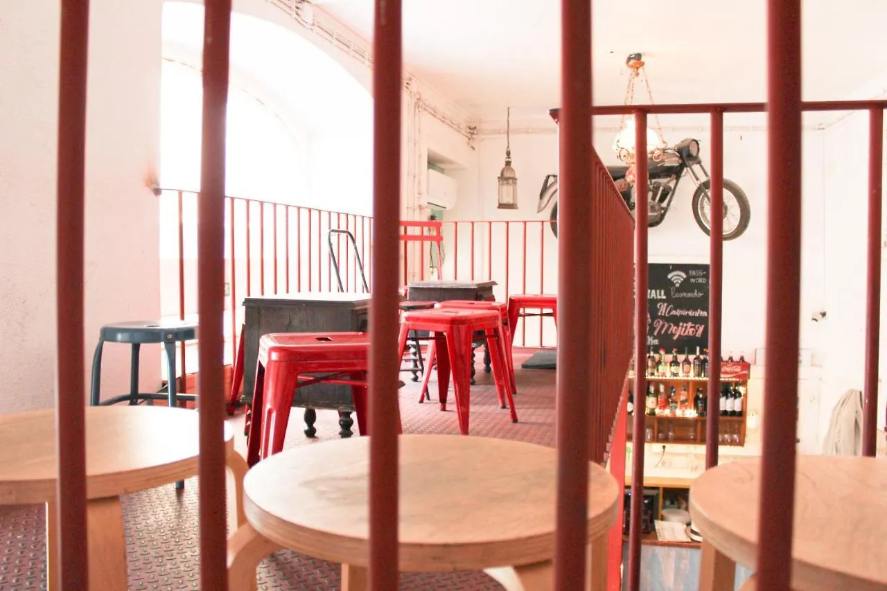 Alface Hall Hostel & Bar Lisbon 0*,  Portugal